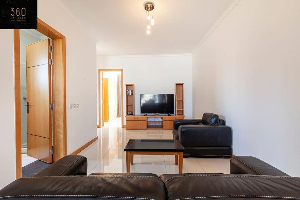 Comfortable Penthouse, Served With Lift, Wifi & Ac By 360 Estates Gzira エクステリア 写真